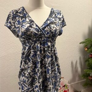 Aeropostale Blue and White Patterned Top